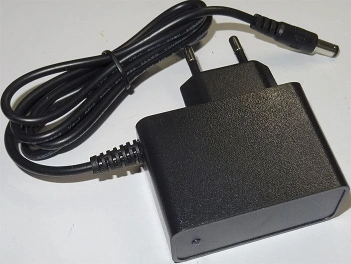 Napáječ, nabíječka Li-Ion 12,6V/1A SMY01T-1261000V, koncovka 5,5x2,5mm